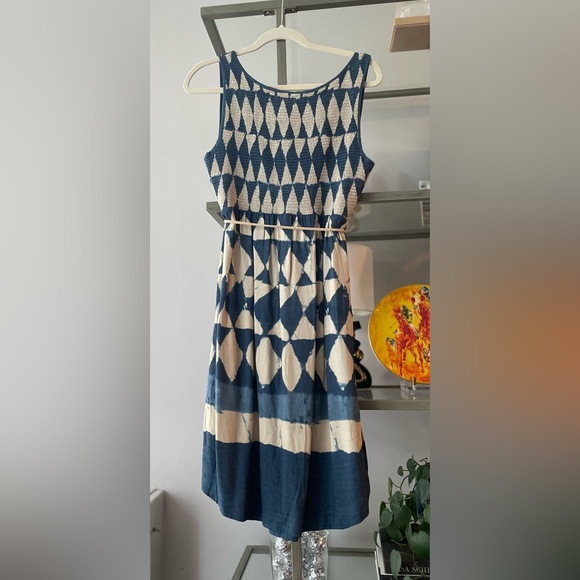 Maeve - Picture 4 of 5